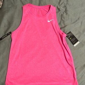 The Nike Tee Tank size M